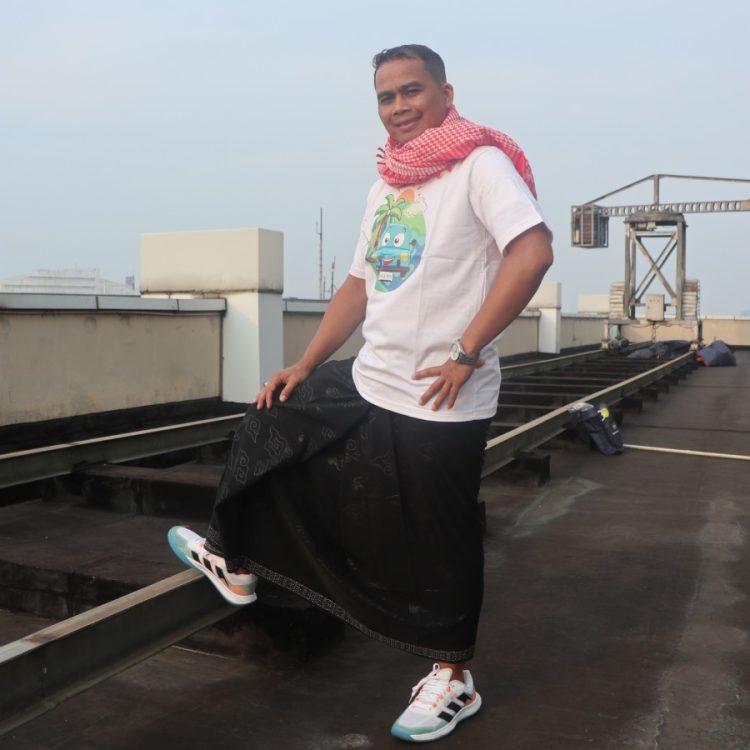 Sarung Bali Lestari Biru Motif Random - Gambar 4